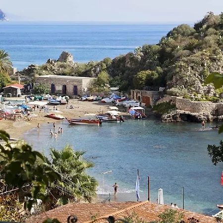 Taonasi Mazzaro Apartment